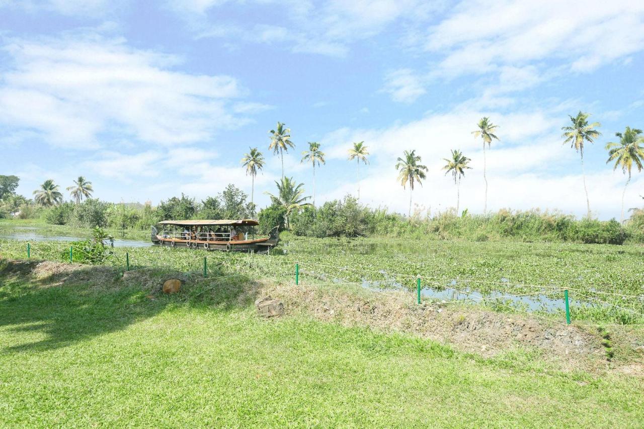 Oyo 26874 Manor Backwater Resort คุมาราคม ภายนอก รูปภาพ