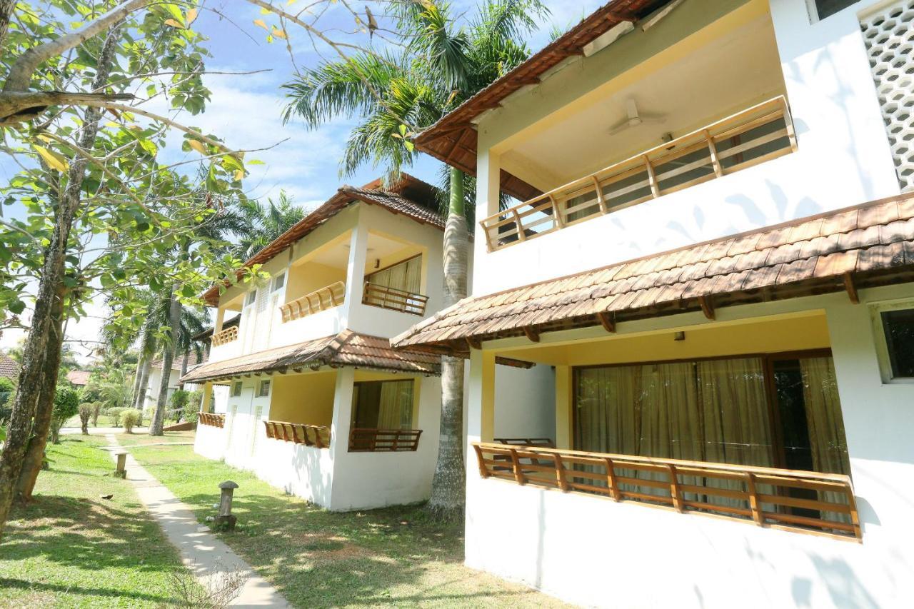Oyo 26874 Manor Backwater Resort คุมาราคม ภายนอก รูปภาพ