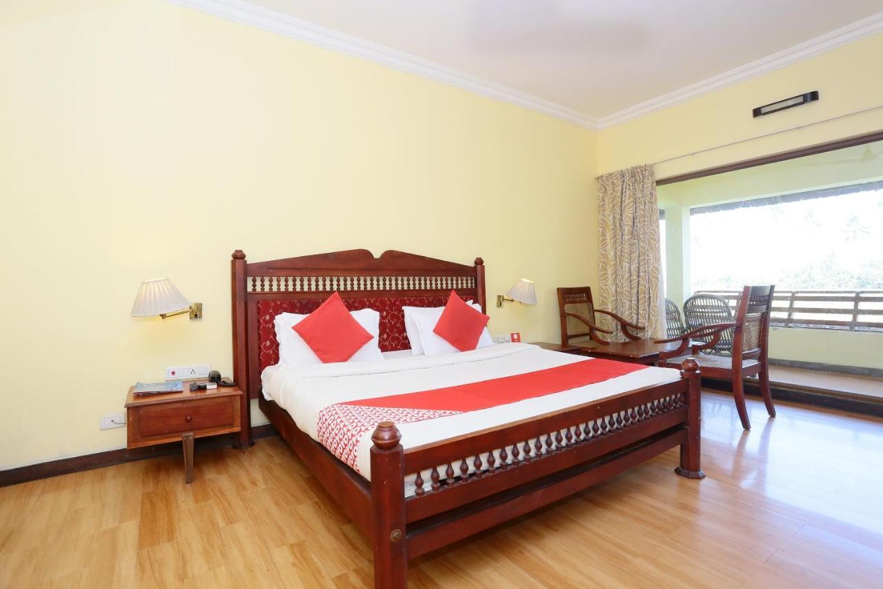 Oyo 26874 Manor Backwater Resort คุมาราคม ภายนอก รูปภาพ