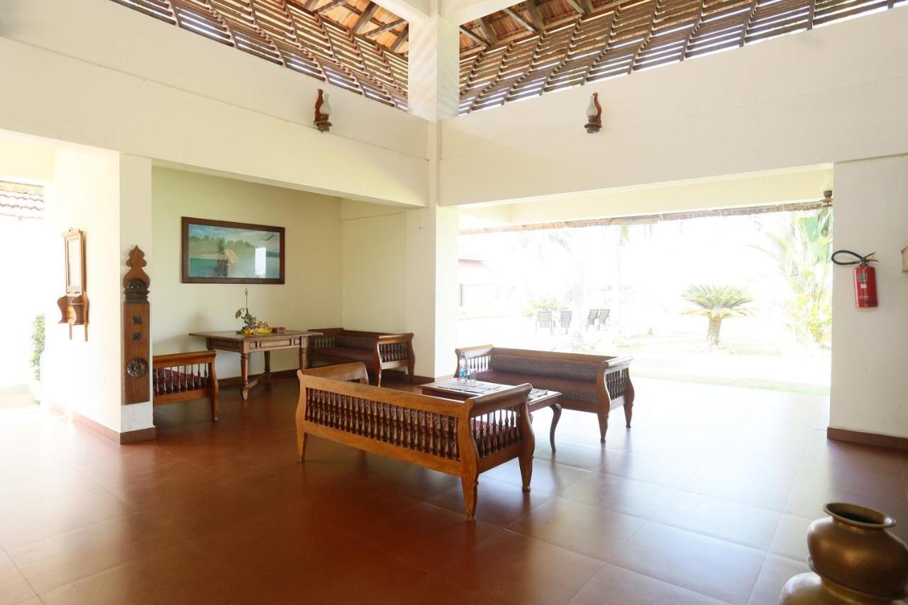Oyo 26874 Manor Backwater Resort คุมาราคม ภายนอก รูปภาพ
