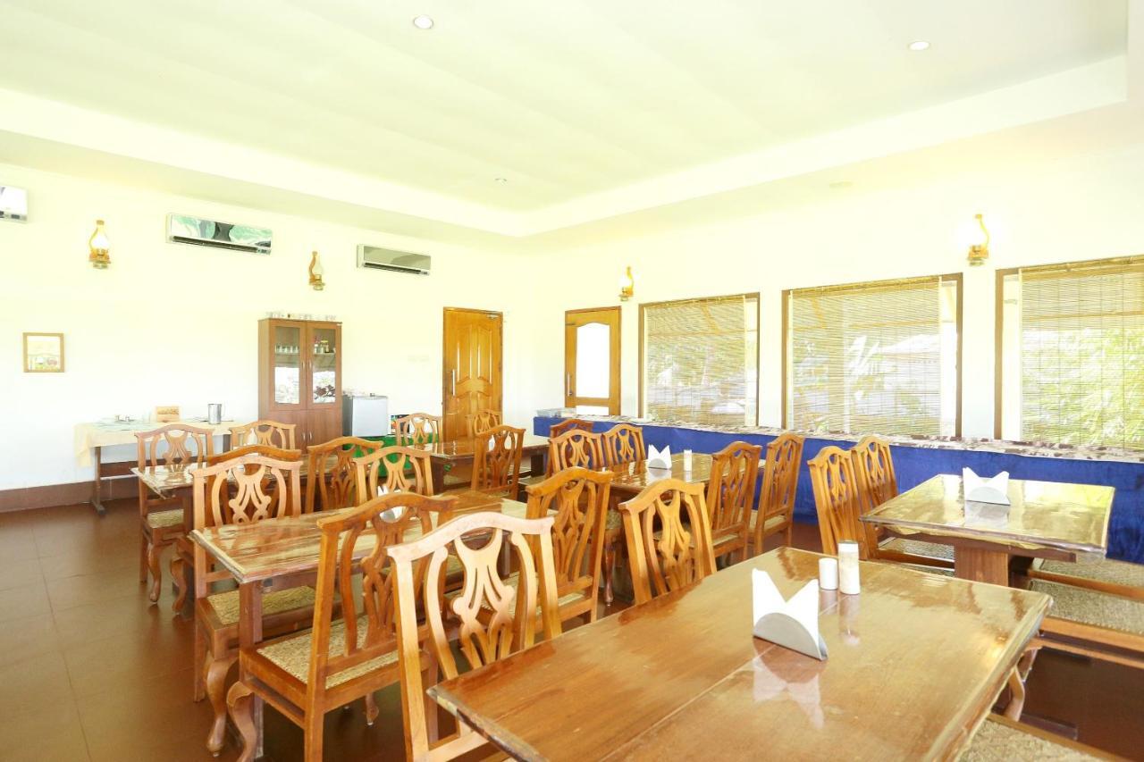 Oyo 26874 Manor Backwater Resort คุมาราคม ภายนอก รูปภาพ