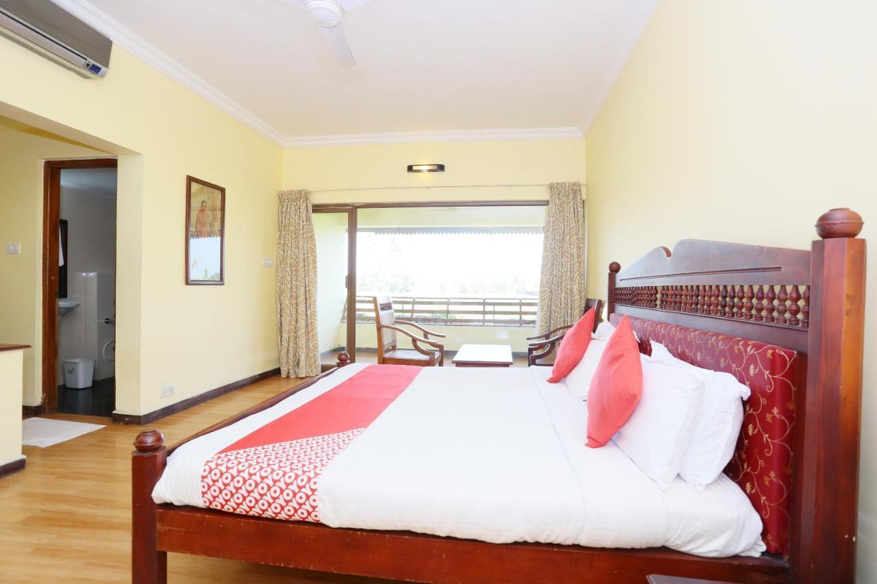 Oyo 26874 Manor Backwater Resort คุมาราคม ภายนอก รูปภาพ