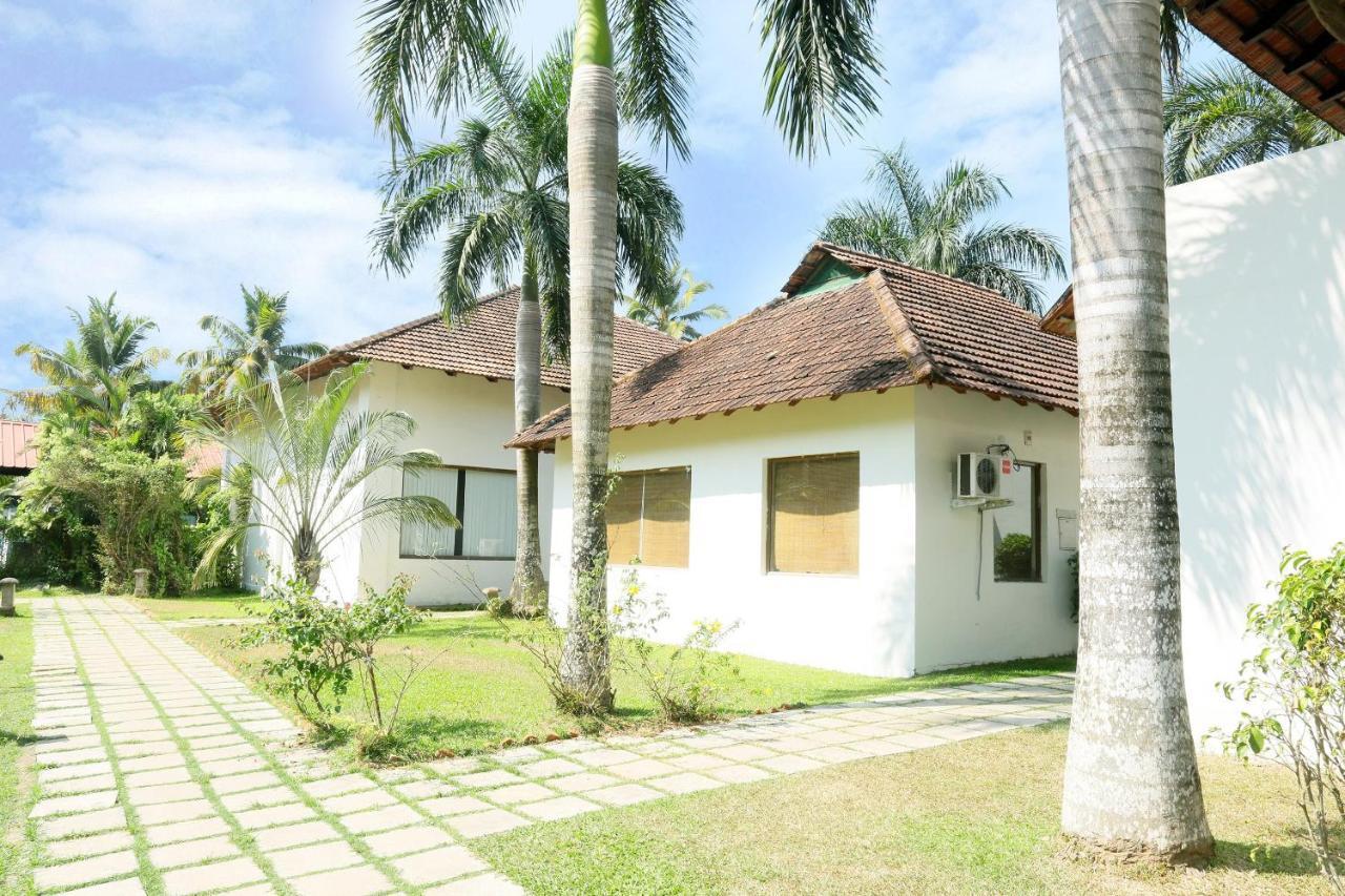 Oyo 26874 Manor Backwater Resort คุมาราคม ภายนอก รูปภาพ