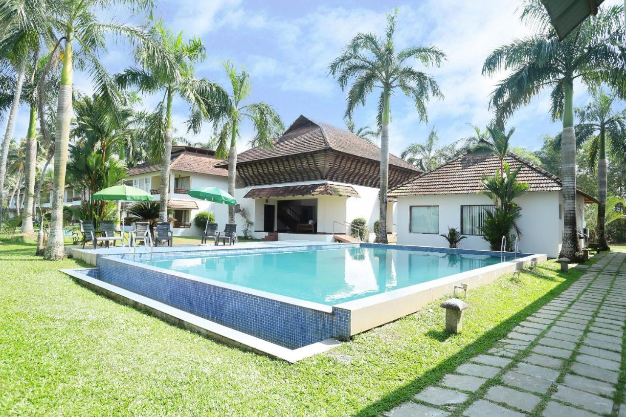 Oyo 26874 Manor Backwater Resort คุมาราคม ภายนอก รูปภาพ