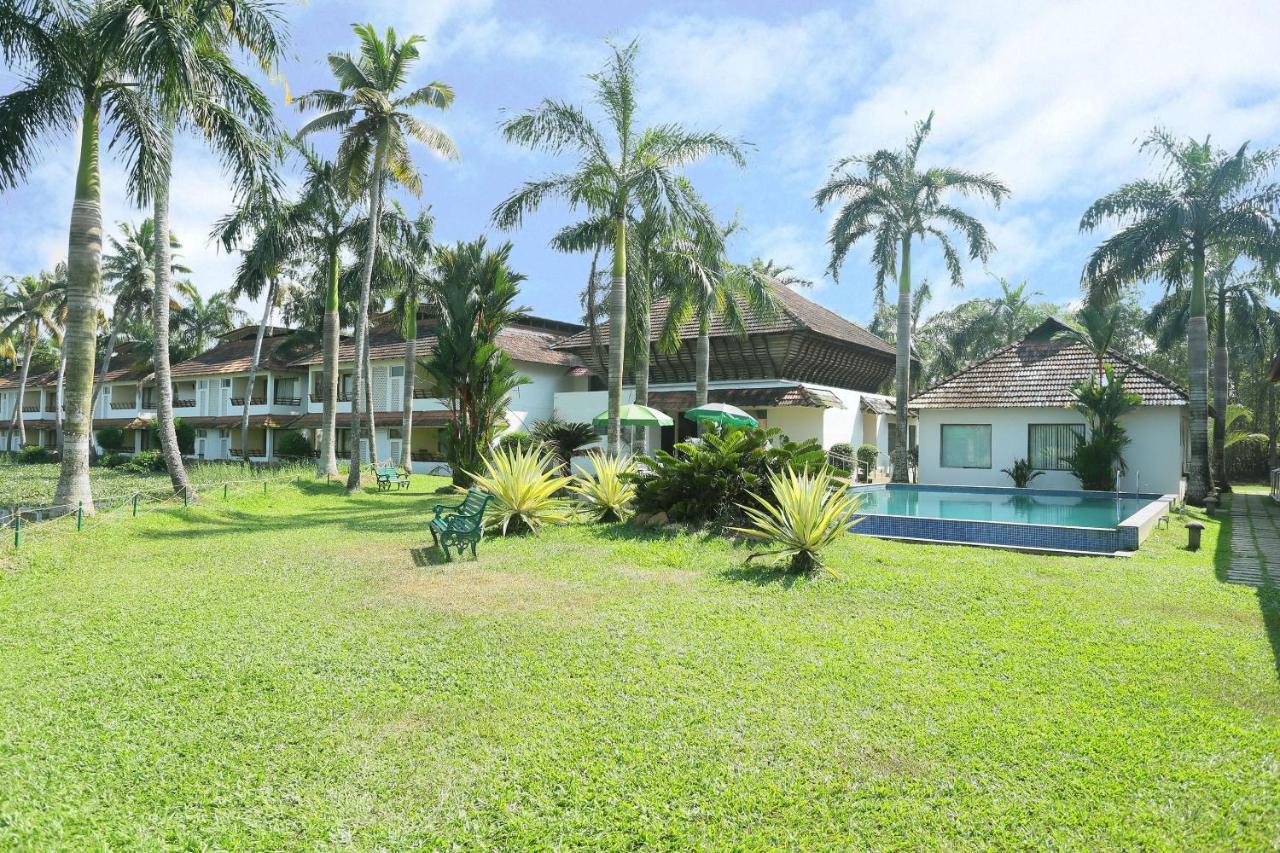 Oyo 26874 Manor Backwater Resort คุมาราคม ภายนอก รูปภาพ